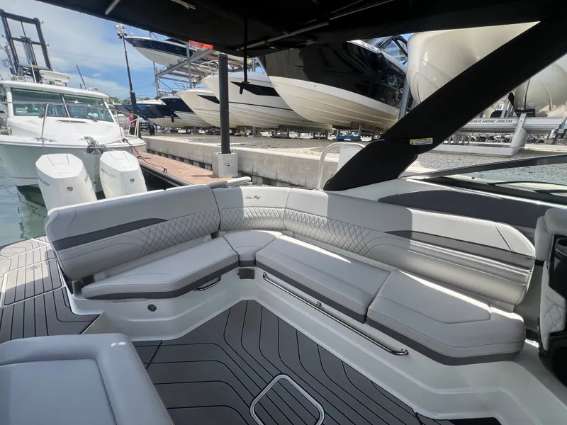 Slide: The Image of Sea Ray SLX 280 Outboard 2026 - 28