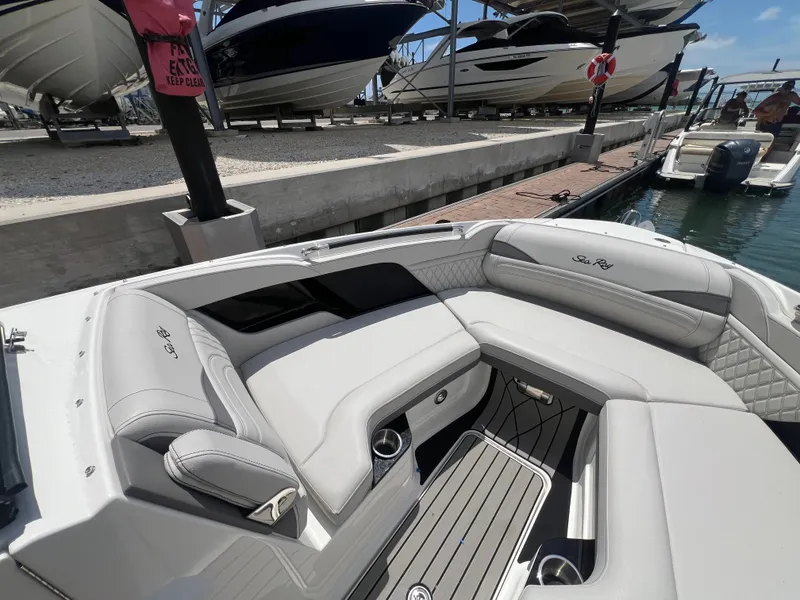 Slide: The Image of Sea Ray SLX 280 Outboard 2026 - 52