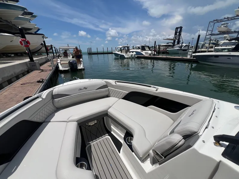 Slide: The Image of Sea Ray SLX 280 Outboard 2026 - 53