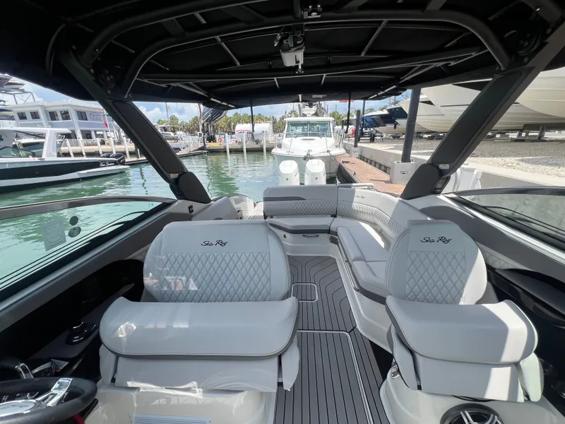 Slide: The Image of Sea Ray SLX 280 Outboard 2026 - 56