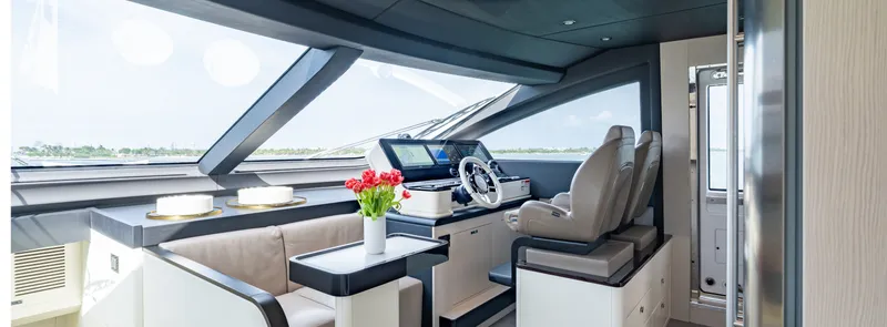 Slide: The Image of Azimut Fly 78 2022 - 3