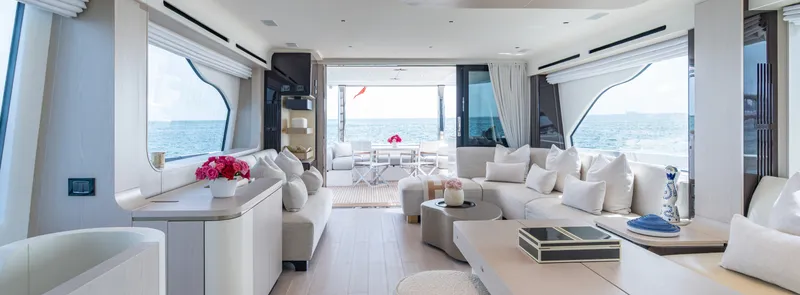 Slide: The Image of Azimut Fly 78 2022 - 1