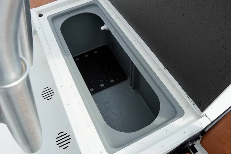 Slide: The Image of Livewell compartment in 2026 G3 Bay 21 GX Tunnel boat, featuring a sleek design. - 20