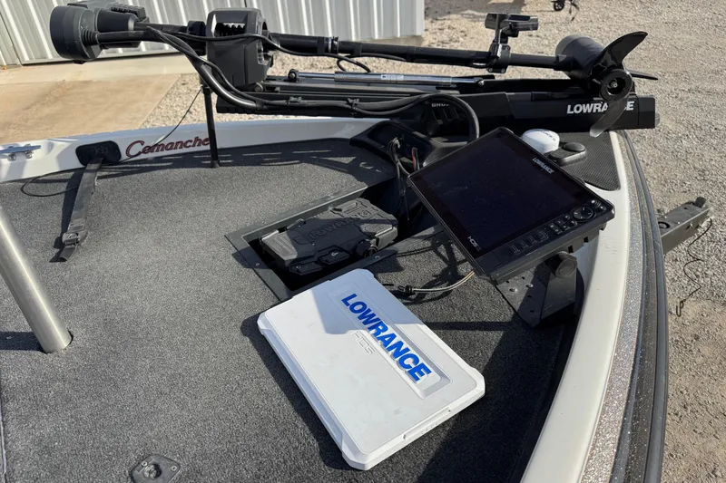 Slide: The Image of 2006 Ranger 519 VX boat deck with Lowrance electronics and trolling motor. - 5