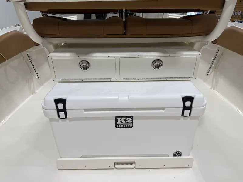 Slide: The Image of Key West 239 FSR 2026 with K2 cooler and storage. - 30