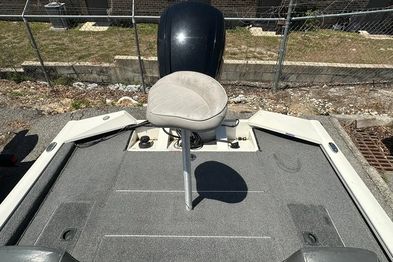 Slide: The Image of 2019 Tracker Pro Team 175 TXW Tournament Edition boat with a swivel seat on deck. - 12
