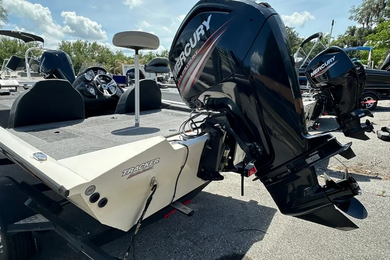 Slide: The Image of 2019 Tracker Pro Team 175 TXW Tournament Edition boat with Mercury outboard motor. - 17