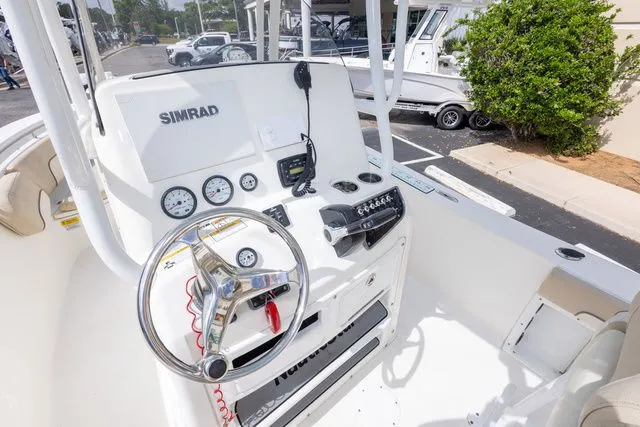 Slide: The Image of NauticStar 22 XS 2018 - 12