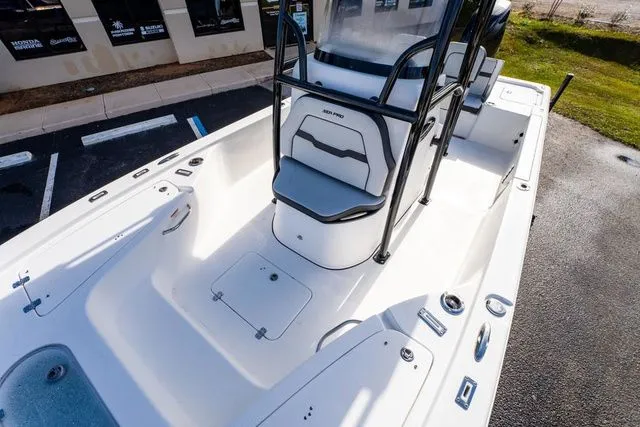 Slide: The Image of Sea Pro 250 Bay 2026 - 22