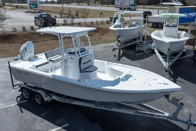 Slide: The Image of Sea Pro 250 Bay 2026 - 26