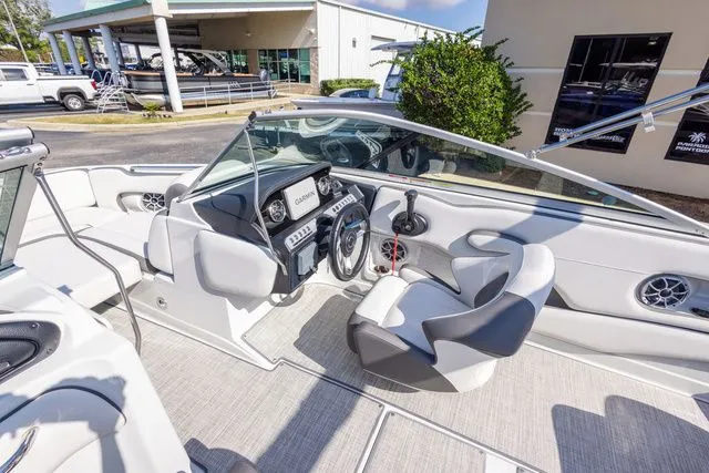 Slide: The Image of Crownline Boats E220 XS 2024 - 13