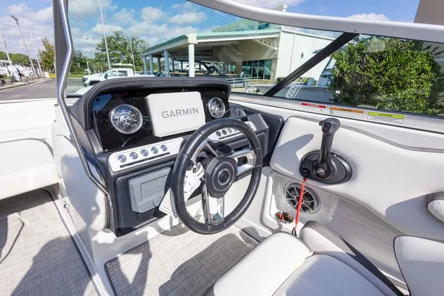 Slide: The Image of Crownline Boats E220 XS 2024 - 14