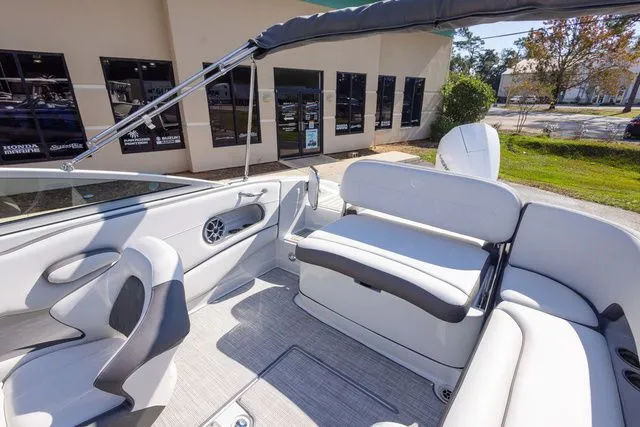 Slide: The Image of Crownline Boats E220 XS 2024 - 18