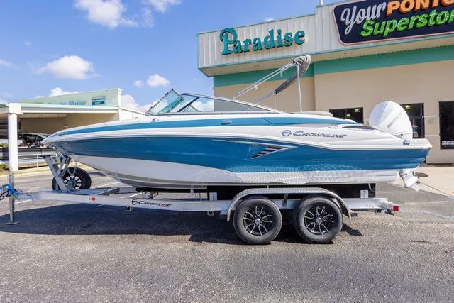 Slide: The Image of Crownline Boats E220 XS 2024 - 7