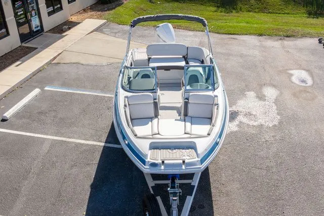 Slide: The Image of Crownline Boats E220 XS 2024 - 9