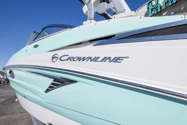 Slide: The Image of Crownline Boats Eclipse E240 XS 2026 - 10
