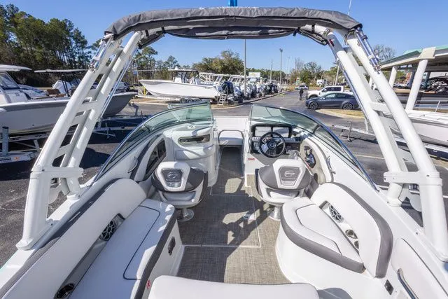 Slide: The Image of Crownline Boats Eclipse E240 XS 2026 - 13