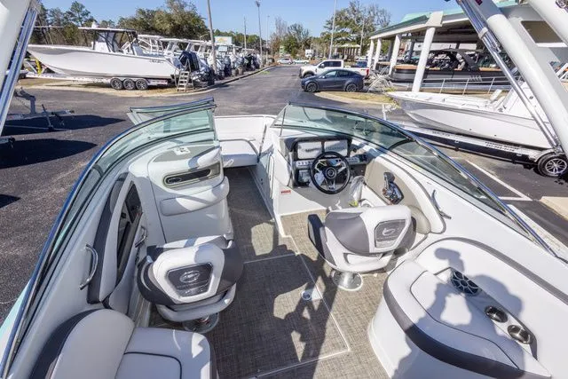 Slide: The Image of Crownline Boats Eclipse E240 XS 2026 - 17