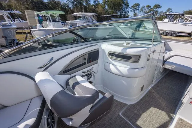 Slide: The Image of Crownline Boats Eclipse E240 XS 2026 - 20