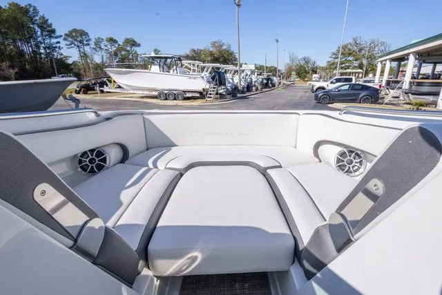Slide: The Image of Crownline Boats Eclipse E240 XS 2026 - 24
