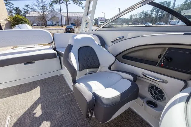 Slide: The Image of Crownline Boats Eclipse E240 XS 2026 - 28