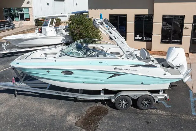Slide: The Image of Crownline Boats Eclipse E240 XS 2026 - 36