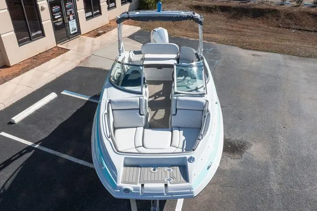Slide: The Image of Crownline Boats Eclipse E240 XS 2026 - 37