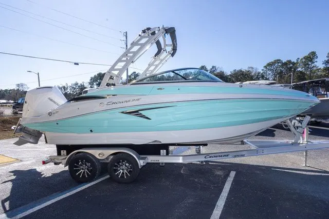 Slide: The Image of Crownline Boats Eclipse E240 XS 2026 - 4