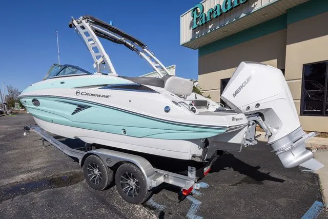 Slide: The Image of Crownline Boats Eclipse E240 XS 2026 - 6