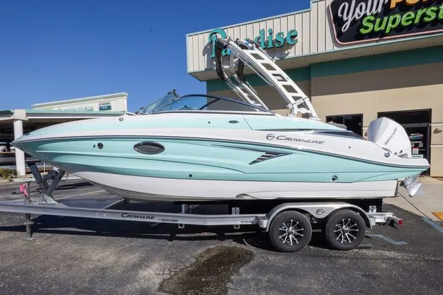 Slide: The Image of Crownline Boats Eclipse E240 XS 2026 - 8
