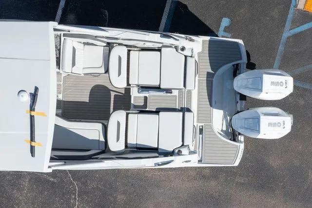 Slide: The Image of Crownline Boats 318 XSS 2026 - 14