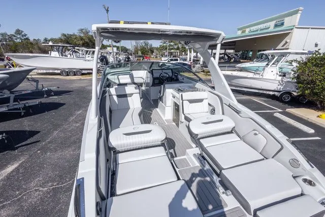 Slide: The Image of Crownline Boats 318 XSS 2026 - 18