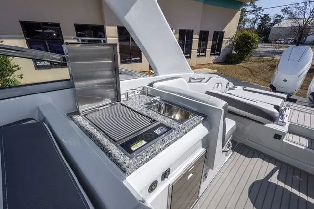 Slide: The Image of Crownline Boats 318 XSS 2026 - 19