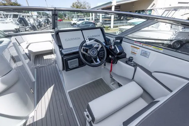 Slide: The Image of Crownline Boats 318 XSS 2026 - 21