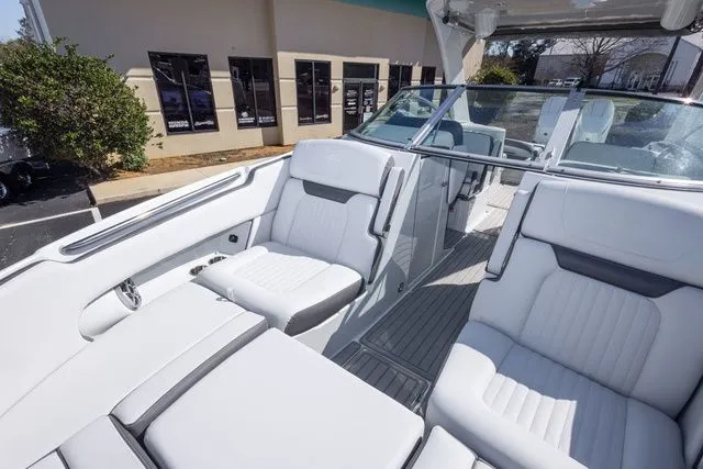 Slide: The Image of Crownline Boats 318 XSS 2026 - 26