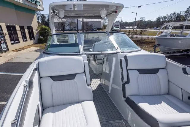 Slide: The Image of Crownline Boats 318 XSS 2026 - 27