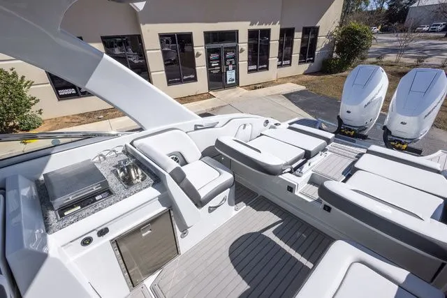 Slide: The Image of Crownline Boats 318 XSS 2026 - 30