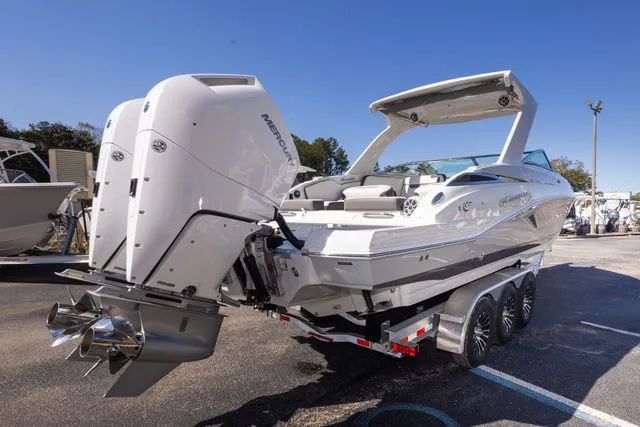 Slide: The Image of Crownline Boats 318 XSS 2026 - 5