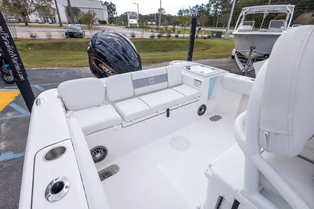 Slide: The Image of Sea Fox 248 Commander 2026 - 11