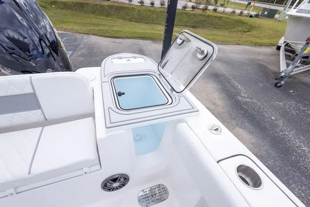 Slide: The Image of Sea Fox 248 Commander 2026 - 13
