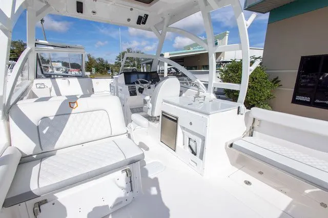 Slide: The Image of Sea Fox 288 Traveler 2026 - 11