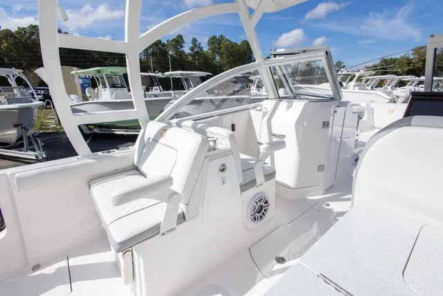 Slide: The Image of Sea Fox 288 Traveler 2026 - 14