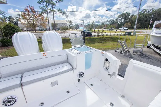 Slide: The Image of Sea Fox 288 Traveler 2026 - 15