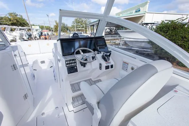 Slide: The Image of Sea Fox 288 Traveler 2026 - 16