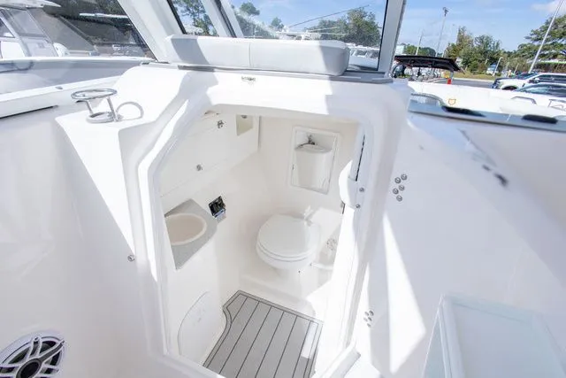 Slide: The Image of Sea Fox 288 Traveler 2026 - 18