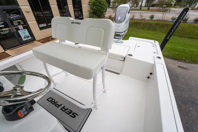 Slide: The Image of Sea Pro 250 Bay 2026 - 17