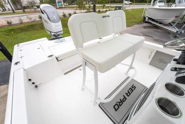 Slide: The Image of Sea Pro 250 Bay 2026 - 18
