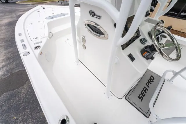 Slide: The Image of Sea Pro 250 Bay 2026 - 23