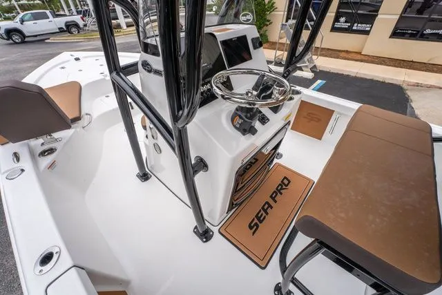 Slide: The Image of Sea Pro 230 Bay 2026 - 17