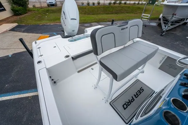 Slide: The Image of Sea Pro 250 Bay 2026 - 12